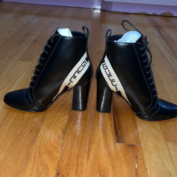 Boots - Picture 4 of 6